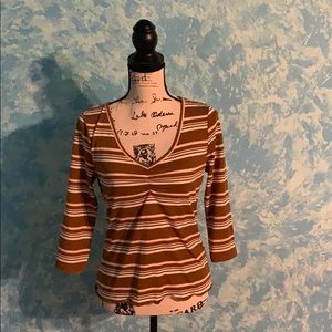 Quarter sleeved striped shirt